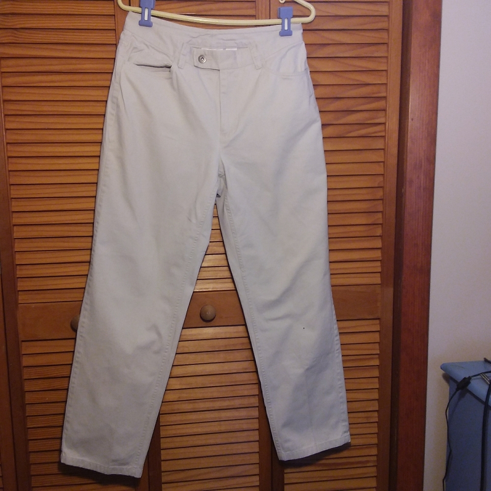 Liz Claiborne Women's Lizwear Jeans.